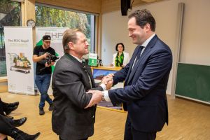 105 2022 11 fhp holzgespraeche