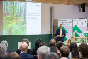 131 2022 11 fhp holzgespraeche